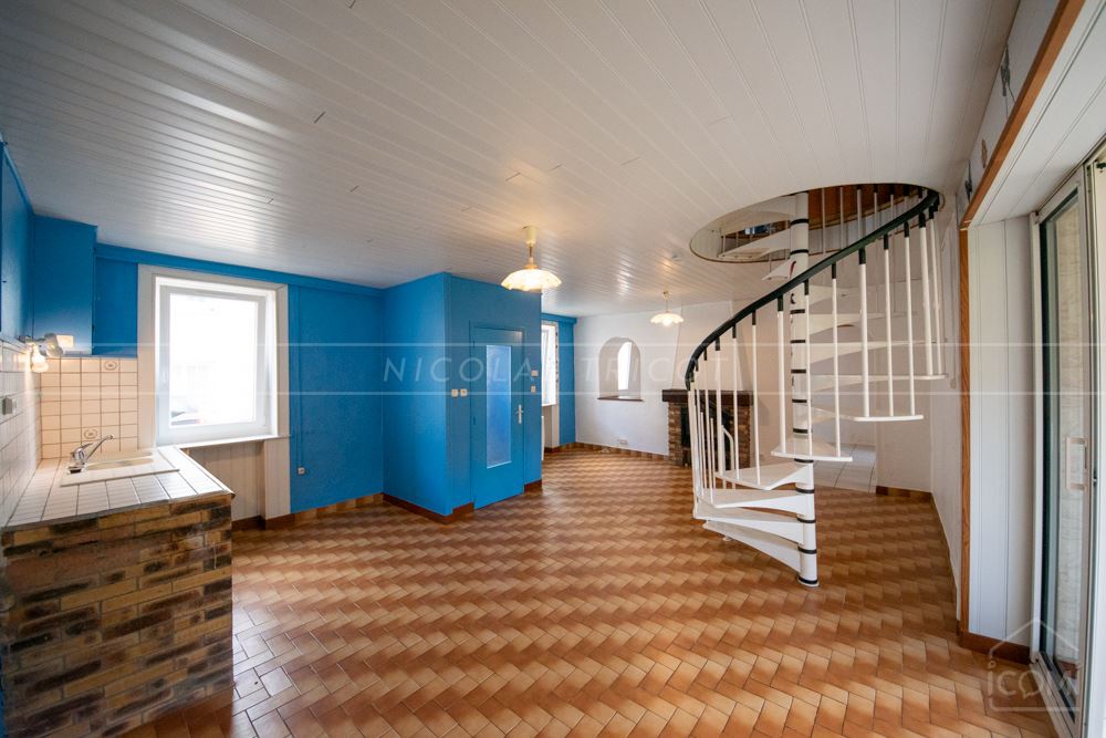 MAISON DE BOURG - 6 PIECES - 3/4 CHAMBRES - 135 M² - TERRAIN + DE 200 M² - VERANDA - PROXIMITE CENTRE VILLE - A RENOVER